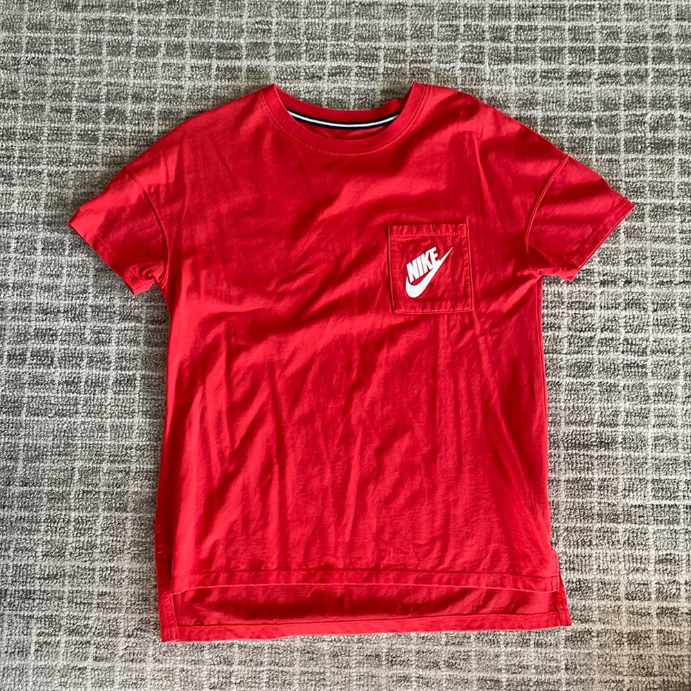 Woman’s Nike t-shirt